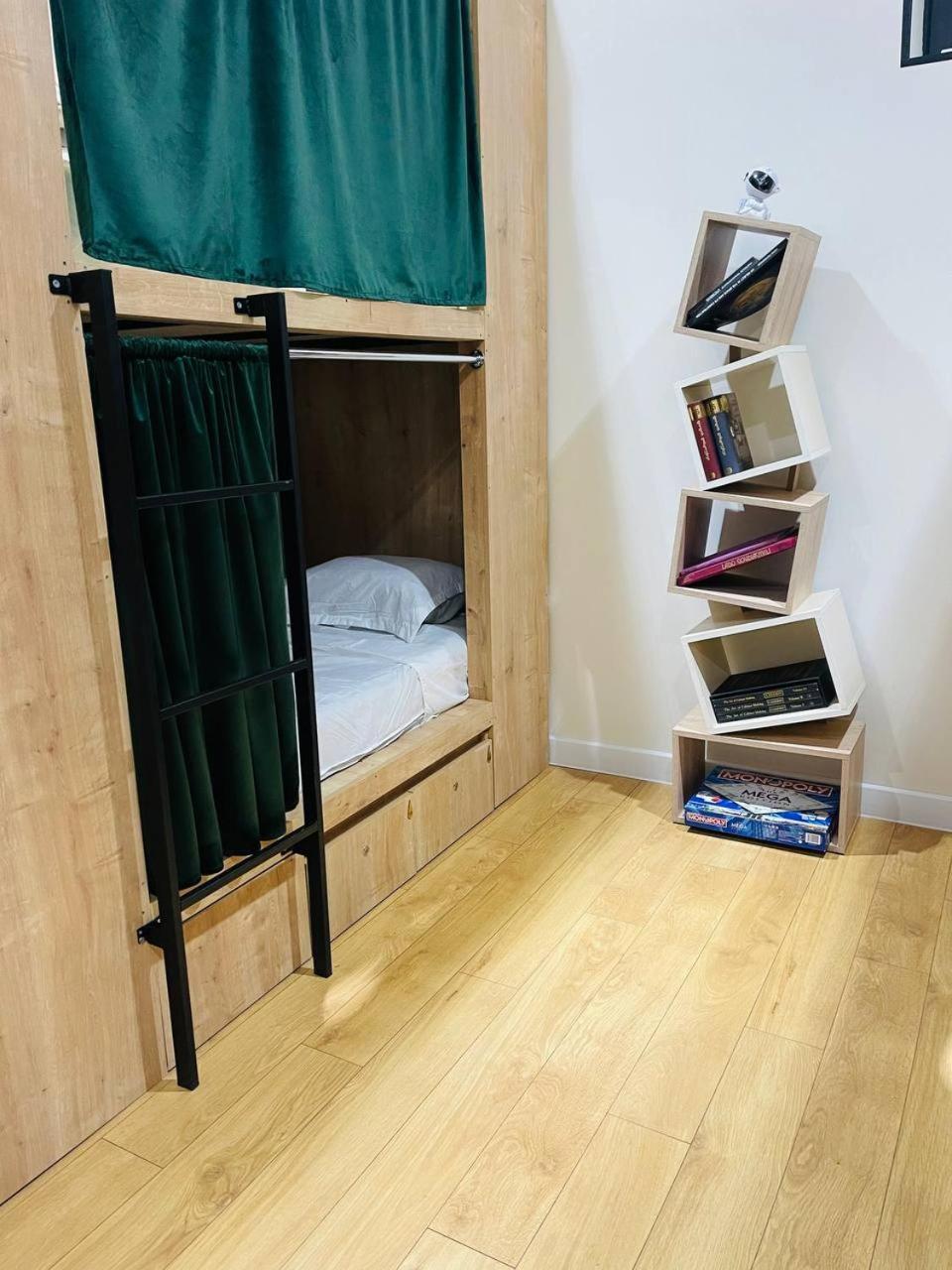 House Tale 1921 Hostel Tbilisi ภายนอก รูปภาพ